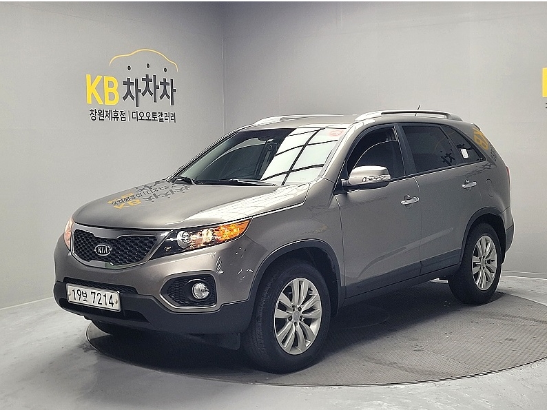 기아 쏘렌토 R 2.0 디젤 2WD TLX 최고급형